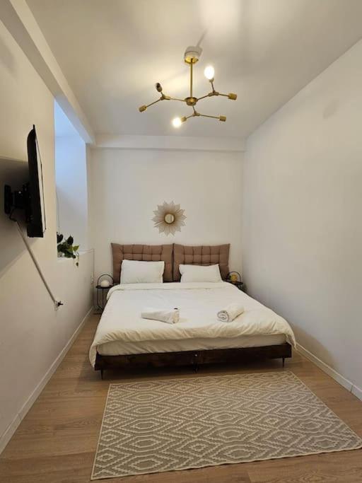 Heart Of City Center 4Br 2Bath 10 Pers Бухарест Экстерьер фото