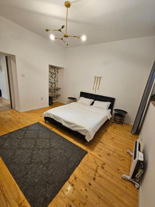 Heart Of City Center 4Br 2Bath 10 Pers Бухарест Экстерьер фото