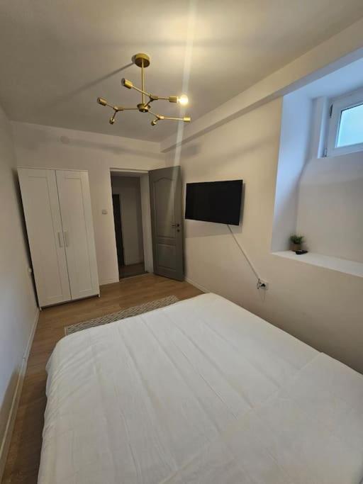 Heart Of City Center 4Br 2Bath 10 Pers Бухарест Экстерьер фото
