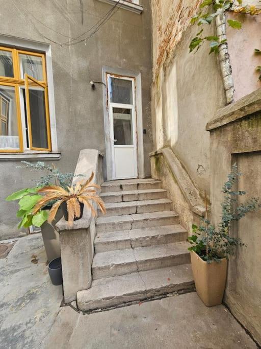 Heart Of City Center 4Br 2Bath 10 Pers Бухарест Экстерьер фото